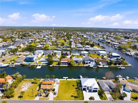 4530 Gulfstream Dr, Hernando Beach, FL 34607 photo 4