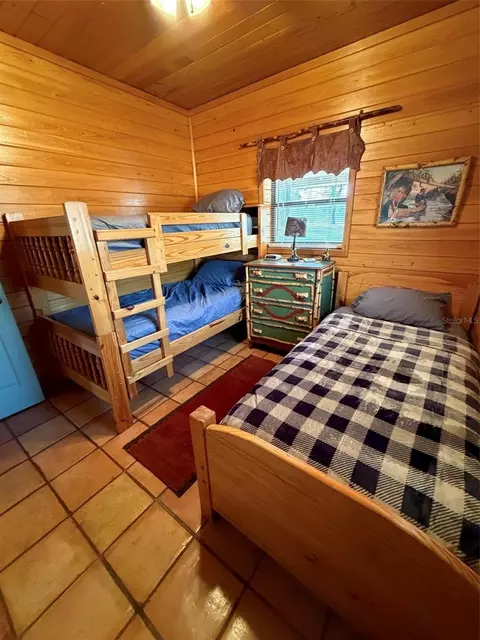 Bedroom - 1106 Fox Hunter Rd, Perry, FL 32348 photo 3 of 4