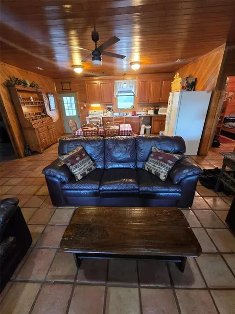 Living - 1106 Fox Hunter Rd, Perry, FL 32348 photo 1 of 2