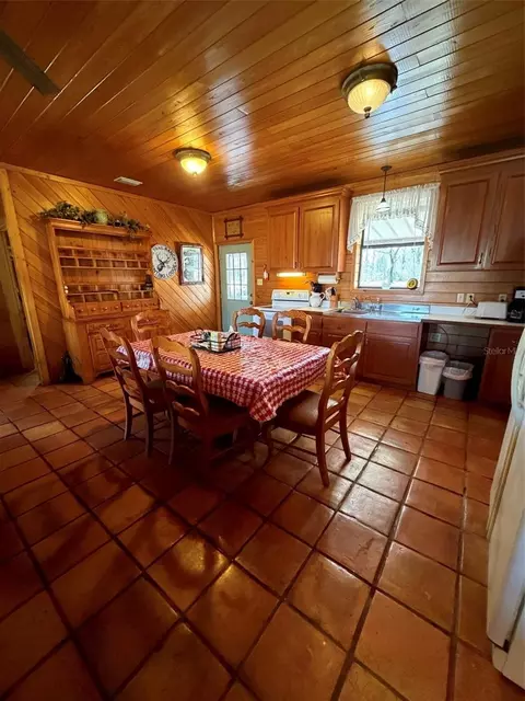 Kitchen - 1106 Fox Hunter Rd, Perry, FL 32348 photo 2 of 2