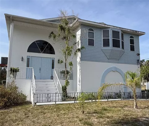 6810 Seaview Blvd, Hudson, FL 34667