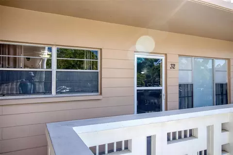 2436 Rhodesian Dr #32, Clearwater, FL 33763