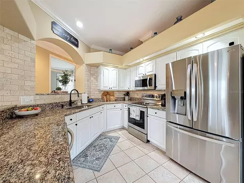 Kitchen - 15021 Tamarind Loop, Spring Hill, FL 34609 photo 3 of 7