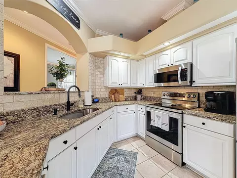 Kitchen - 15021 Tamarind Loop, Spring Hill, FL 34609 photo 7 of 7