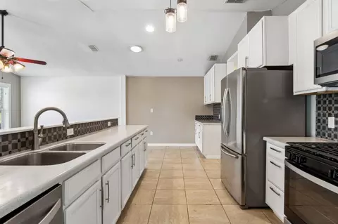 Kitchen - 375 E Liberty St, Hernando, FL 34442 photo 2 of 3