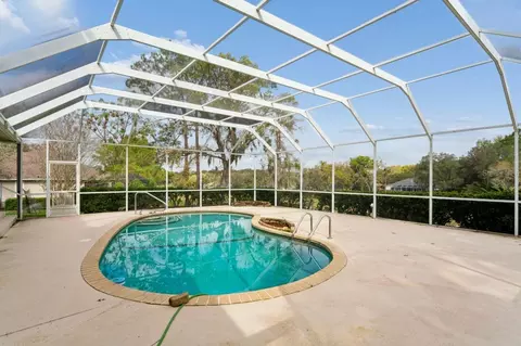 Exterior - 375 E Liberty St, Hernando, FL 34442 photo 10 of 18