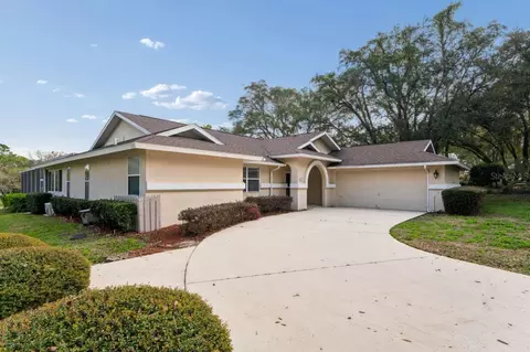 Exterior - 375 E Liberty St, Hernando, FL 34442 photo 5 of 18