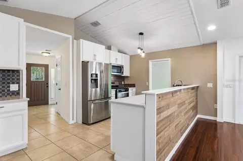 Entry Way - 375 E Liberty St, Hernando, FL 34442 photo 2 of 4