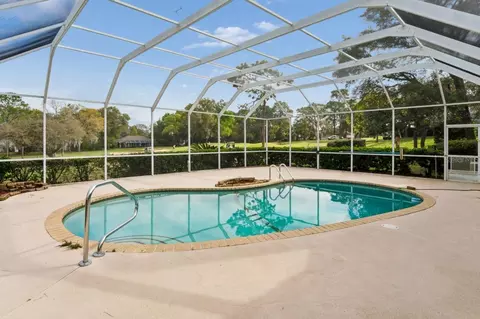 Exterior - 375 E Liberty St, Hernando, FL 34442 photo 2 of 18