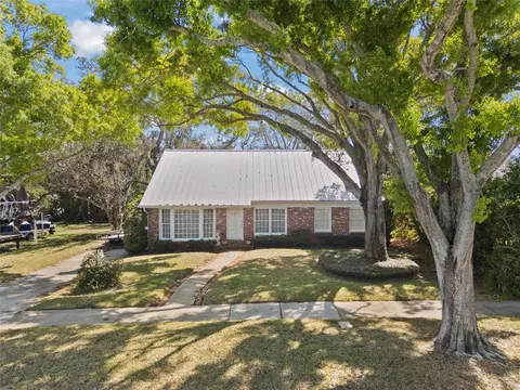 502 Hillcrest Ave, Tarpon Springs, FL 34689