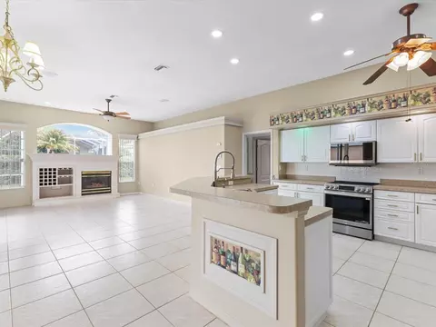 Kitchen - 13944 Talmage Loop, Hudson, FL 34667 photo 2 of 6
