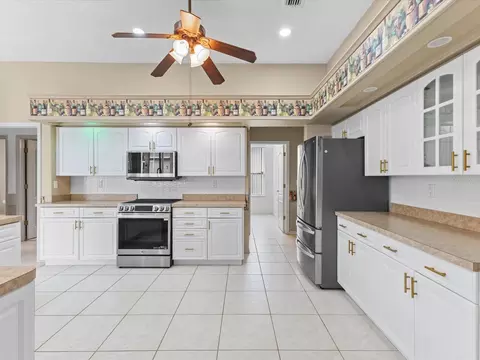 Kitchen - 13944 Talmage Loop, Hudson, FL 34667 photo 1 of 6