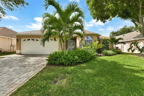 1272 Jasmine Lake Dr, Tarpon Springs, FL 34689