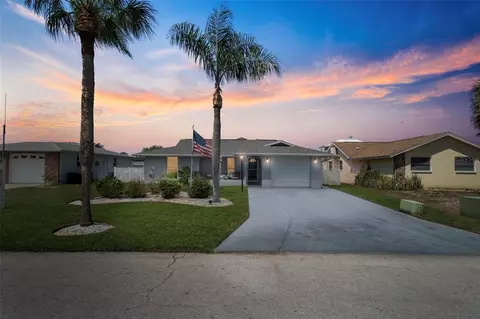 15627 Donzi Dr, Hudson, FL 34667