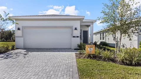 574 Hammock Oaks Blvd, Lady Lake, FL 32159