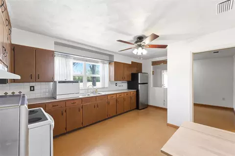 Kitchen - 18749 Us Highway 41, Spring Hill, FL 34610 photo 3 of 5