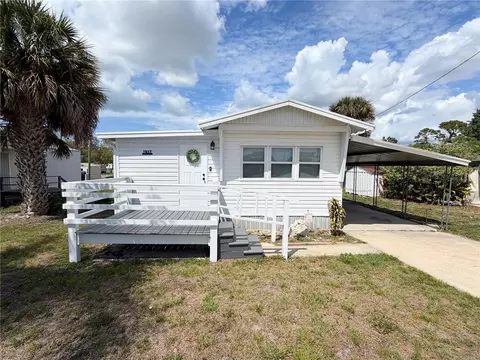 7037 Lofty Dr, Port Richey, FL 34668