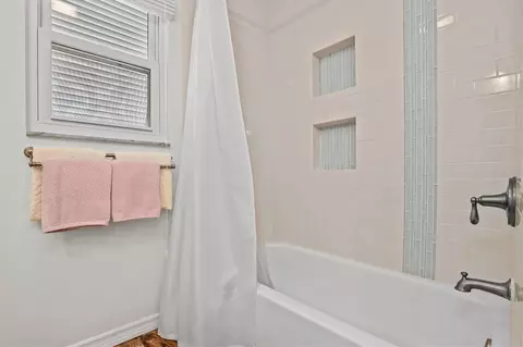 Bath - 4475 Burmuda Dr, Hernando Beach, FL 34607 photo 6 of 7
