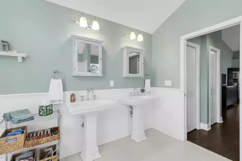 Bath - 1806 Kinsmere Dr, Trinity, FL 34655 photo 3 of 4