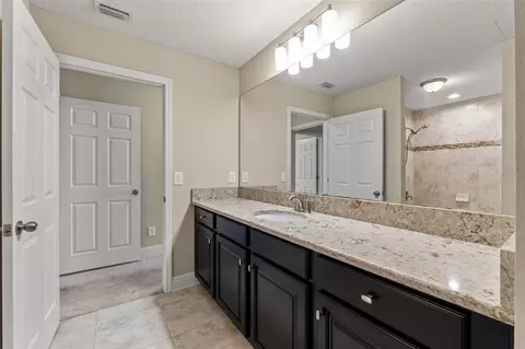 Bath - 18696 Malinche Loop, Spring Hill, FL 34610 photo 8 of 12