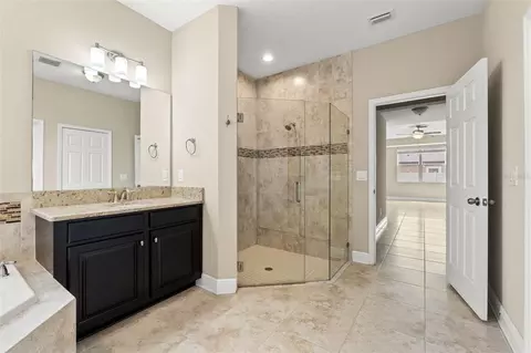 Bath - 18696 Malinche Loop, Spring Hill, FL 34610 photo 4 of 12