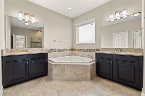 Bath - 18696 Malinche Loop, Spring Hill, FL 34610 photo 3 of 12