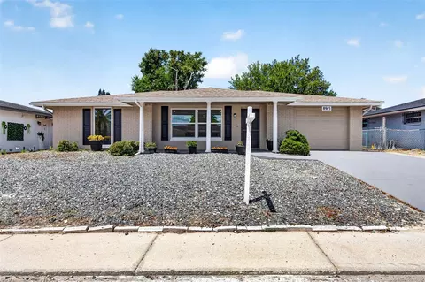 8915 Sterling Ln, Port Richey, FL 34668