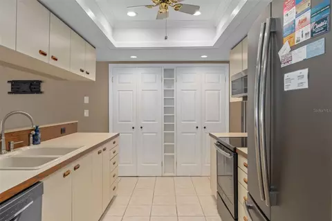 Kitchen - 3217 Abeline Rd, Spring Hill, FL 34608 photo 3 of 4