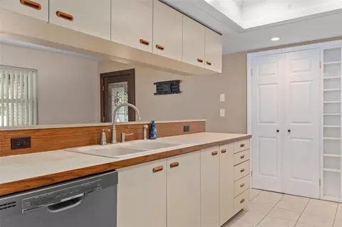 Kitchen - 3217 Abeline Rd, Spring Hill, FL 34608 photo 4 of 4