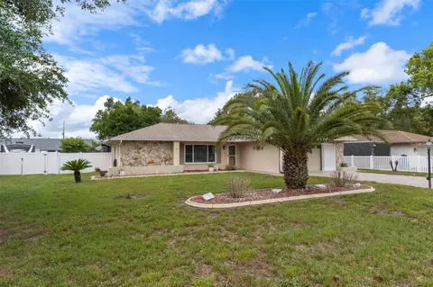 Exterior - 3217 Abeline Rd, Spring Hill, FL 34608 photo 2 of 8