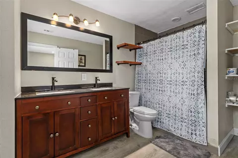 Bath - 7367 Gates Cir, Spring Hill, FL 34606 photo 2 of 2