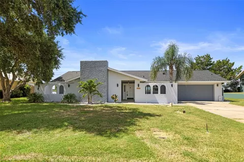 11930 W Bayshore Dr, Crystal River, FL 34429