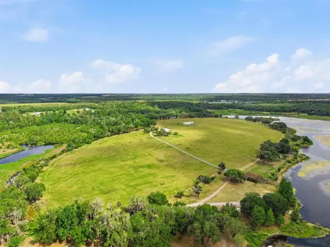 18610 Townsend House Rd, Dade City, FL 33523