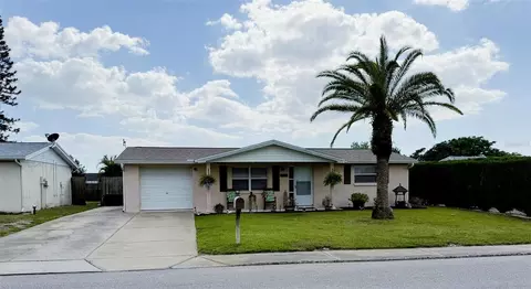 9721 Lake Chrise Ln, Port Richey, FL 34668
