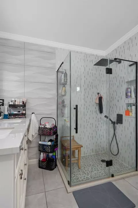 Bath - 2314 Danforth Rd, Spring Hill, FL 34608 photo 2 of 4