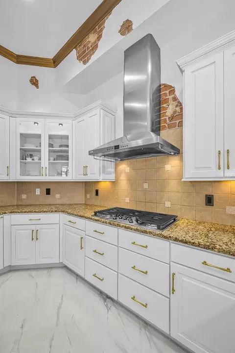 Kitchen - 10706 Ruffino Ct, Trinity, FL 34655 photo 6 of 8