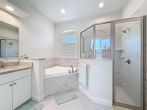 Bath - 1321 Valiant Ave, Spring Hill, FL 34608 photo 6 of 6