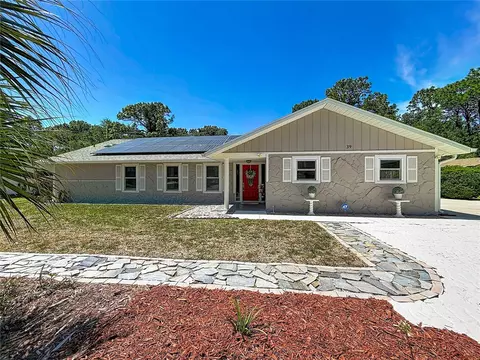 39 Pine St, Homosassa, FL 34446
