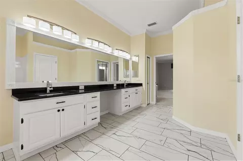 Bath - 6153 New Osprey Pt, Weeki Wachee, FL 34607 photo 5 of 7