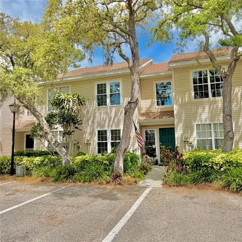 2122 Clover Hill Rd, Palm Harbor, FL 34683