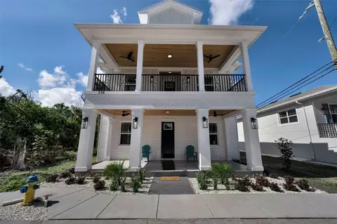 158 E Spruce St, Tarpon Springs, FL 34689