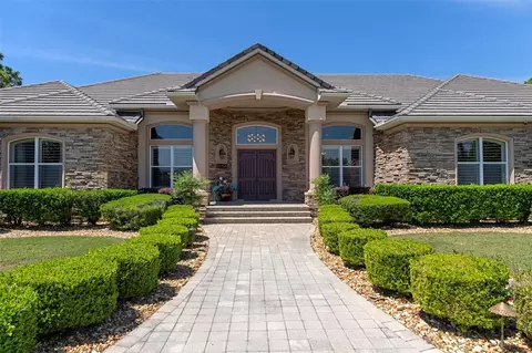 Exterior - 3975 N Grayhawk Loop, Lecanto, FL 34461 photo 4 of 18