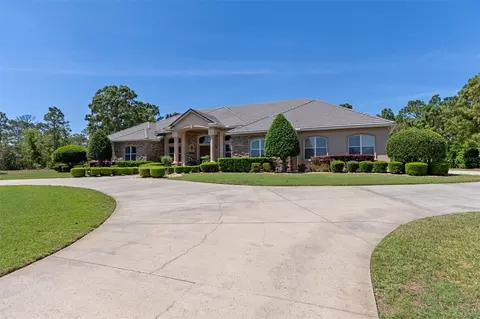 Exterior - 3975 N Grayhawk Loop, Lecanto, FL 34461 photo 3 of 18
