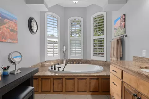 Bath - 3975 N Grayhawk Loop, Lecanto, FL 34461 photo 3 of 6