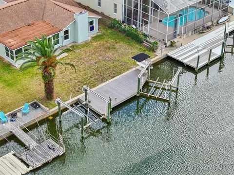 7427 Southwind Dr, Hudson, FL 34667