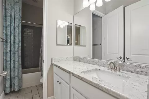 Bath - 14100 Bassingthorpe Dr, Spring Hill, FL 34609 photo 8 of 10