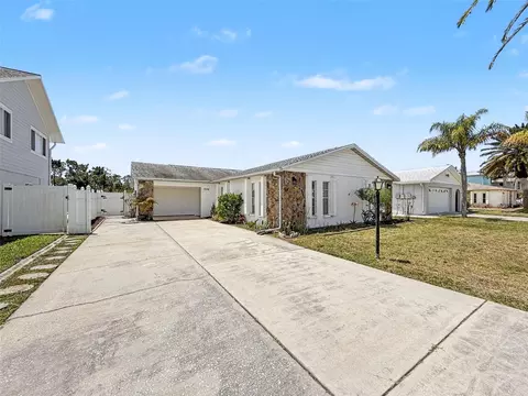 7038 Southwind Dr, Hudson, FL 34667
