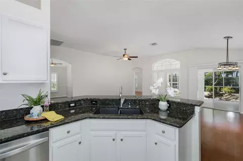 Kitchen - 11428 Hidden Cove Ct, Trinity, FL 34655 photo 4 of 7