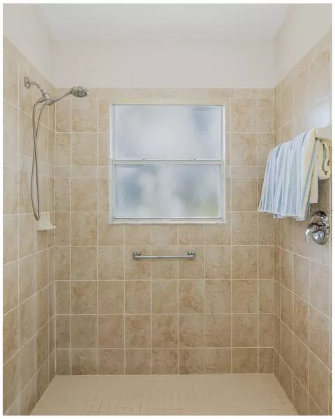 Bath - 11428 Hidden Cove Ct, Trinity, FL 34655 photo 5 of 8