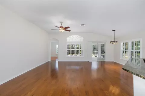 Living - 11428 Hidden Cove Ct, Trinity, FL 34655 photo 2 of 6